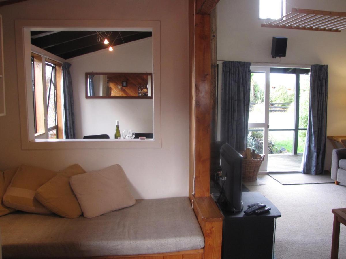Miro Magic - Ohakune Holiday Home エクステリア 写真